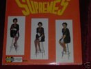 RARE MOWTOWN MEET THE SUPREMES , GIRLS SITTING ON STOOL