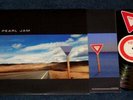 PEARL JAM Yield 1stPress. 1998 DIE-CUT CVR+STICKER MINT
