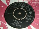 THE FLIES - MAGIC TRAIN/GENTLY AS YOU FEEL UK RCA NM