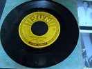 SUN RECORDS 334 JOHNNY CASH 45 rpm DJ signed autograph