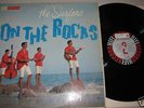 SURF LP - THE SURFERS - ON THE ROCKS - MONO