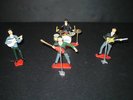 THE BEATLES 4 FIGURINES WITH RARE DRUM KIT RECORD