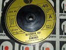 The Ramones - Blitzkrieg Bop (UK 7