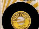 Johnny Cash - Straight A's In Love  &  I Love You - Sun