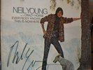 NEIL YOUNG:EVERYBODY KNOWS THIS IS NOWHERE, SIGNED,MINT