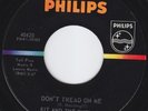 KIT & OUTLAWS Don't Tread On Me GARAGE ROCK 45 LISTEN