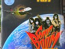 KISS – Atomic Boom Over Sheffield, 2 LPs CLEAR VINYL,SS
