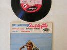 Vinyl 45T JOHNNY HALLYDAY CHANTE LES FILLES 4 TITRES