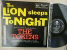 THE TOKENS, THE LION SLEEPS TONIGHT LP. ORIGINAL OZ 1st press. MINT