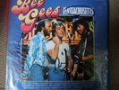THE BEE GEES ( MASSACHUSETTS ) SINGED BY ALL THE BROTHERS GIBB LP