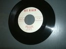 RB/GRP 45 RPM RECORD - JOE LYONS & the ARROWS / BOB - A - LOOP - HIT MAKER 600