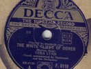 VERA LYNN - The White Cliffs Of Dover / Apple Blossom Time 78 rpm disc (A+++)