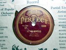 RARE JAZZ WHOOPEE MAKERS MILLS MUSICAL CLOWNS PERFECT LABEL  78 RPM