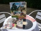 OASIS - BE HERE NOW - DOUBLE ALBUM - WITH INNER SLEEVES - CRELP 219-IN EX+ COND.