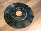 ELVIS PRESLEY - CRYING IN THE CHAPEL *COLOURED VINYL*