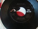Cavaliers-Hold To My Baby-RCA Victor