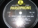 BEATLES SGT PEPPER YELLOW BLACK STEREO PCS 7027  NO SOLD IN UK