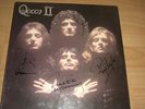 VINYL LP RECORD SLEEVE SIGNED BY QUEEN