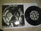 MAU MAUS - FACTS OF WAR EP...PUNK/UK 1983...7