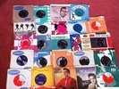 Vinyl Lp's 45'S BEATLES/CHUCK BERRY/NAT KING COLE/ELVIS/KINKS/MANFRED MANN