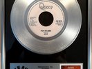 Queen Play The Game platin Schallplatte goldene gold record Single