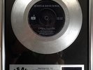 Queen David Bowie Under Pressure platin Schallplatte goldene gold record Single