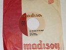 HUGH BARRETT & THE VICTORS GOT THE BULL BY THE HORNS ROCKABILLY 45 MINT OSS