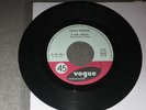 SP 45T V.45 841 JUKE BOX JOHNNY HALLYDAY A NEW ORLEANS/ MON VIEUX COPAIN