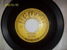 SUN LABEL #209, ELVIS PRESLEY in EX condition, rare-original, pushmarks.