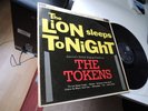 THE TOKENS LION SLEEPS TONIGHT 1961 IN MINT 1ST BLACK RCA MONO