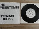 THE UNDERTONES 
