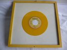 Aus Musikpubauflösung---Gelbe Queen Single:Radio GA GA im Rahmen---Ansehen