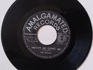 THE ROYALS - NEVER SE COME SE // THE BLENDERS - RUNCUS / AMALGAMATED RECORDS