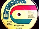 ROOTS - MASH DOWN / SOLJA MAN SKANK - Greensleeves 45 - Black Ark - EX - Hear it