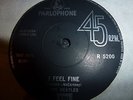 THE BEATLES  45-SOLID CENTRE-