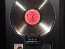 Julio Iglesias 1100 Bel Air Place RIAA Music Award platin Schallplatte goldene