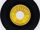 Johnny Powers - Be mine, all mine / With your love, with your kiss 7/ 45