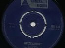 WRECK A BUDDY Soul Sisters / PUSH IT IN Versatiles (BOSS 1969 Skinhead Reggae) ?
