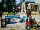 OASIS -BE HERE NOW CRELP219 ORIGINAL 2+12 INCH VINYLS IN NEAR MINT CONDITION