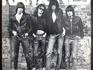 * RAMONES self titled 1st Album PUNK SR 6020 USA LP 1976 Sire   Joey Dee Dee