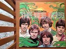 LP BEE GEES 