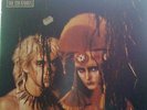VINTAGE VINYL THE CREATURES THE FEAST ALBUM SIGNED AND AUTOGRAPHED BY SIOUXSIE