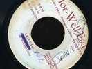 1242 MAURICE WELLINGTON-MORWELLS-HOT CALL-MORWELL ESQ-SIGNED-REGGAE 45 7