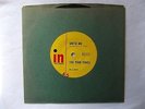 THE PINK FINKS - UNTIE ME / NOWHERE TO RUN - ORIGINAL AUS. 45