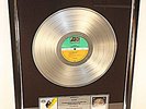 AC/DC, High Voltage, Platin Record, platin Schallplatte, Award, goldene, AC DC