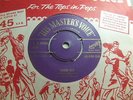 Elvis Presley – Hound Dog 1956 7” (gold) HMV POP 249