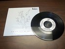 THE BEATLES, 45, FREE AS A BIRD, CHRISTMAS TIME IS HERE AGAIN, R 6422, 19958