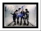 VERY RARE - MOTLEY CRUE - FULL BAND - ORIGINAL HAND SIGNED AUTOGRAPHS