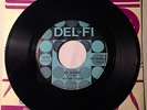 Original Ritchie Valens / La Bamba & Donna / on rarer dots Del-Fi label 45 NM-