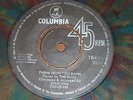 THE BUGS & SOHAIL RANA - Pakistani instro beat/crossover psych 45 LISTEN